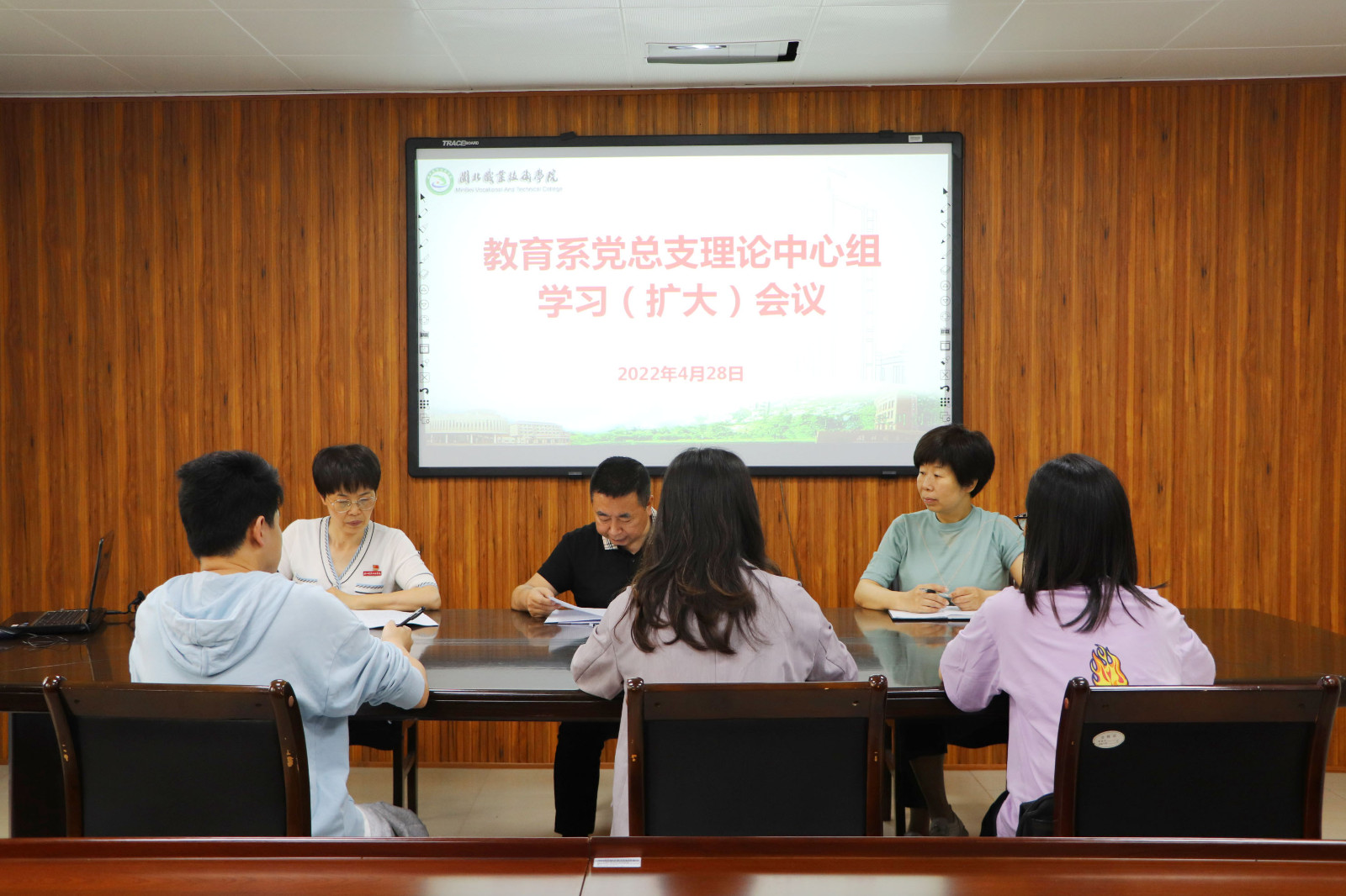 0428_0004_曲线 3.jpg 0428_0004_曲线 3.jpg