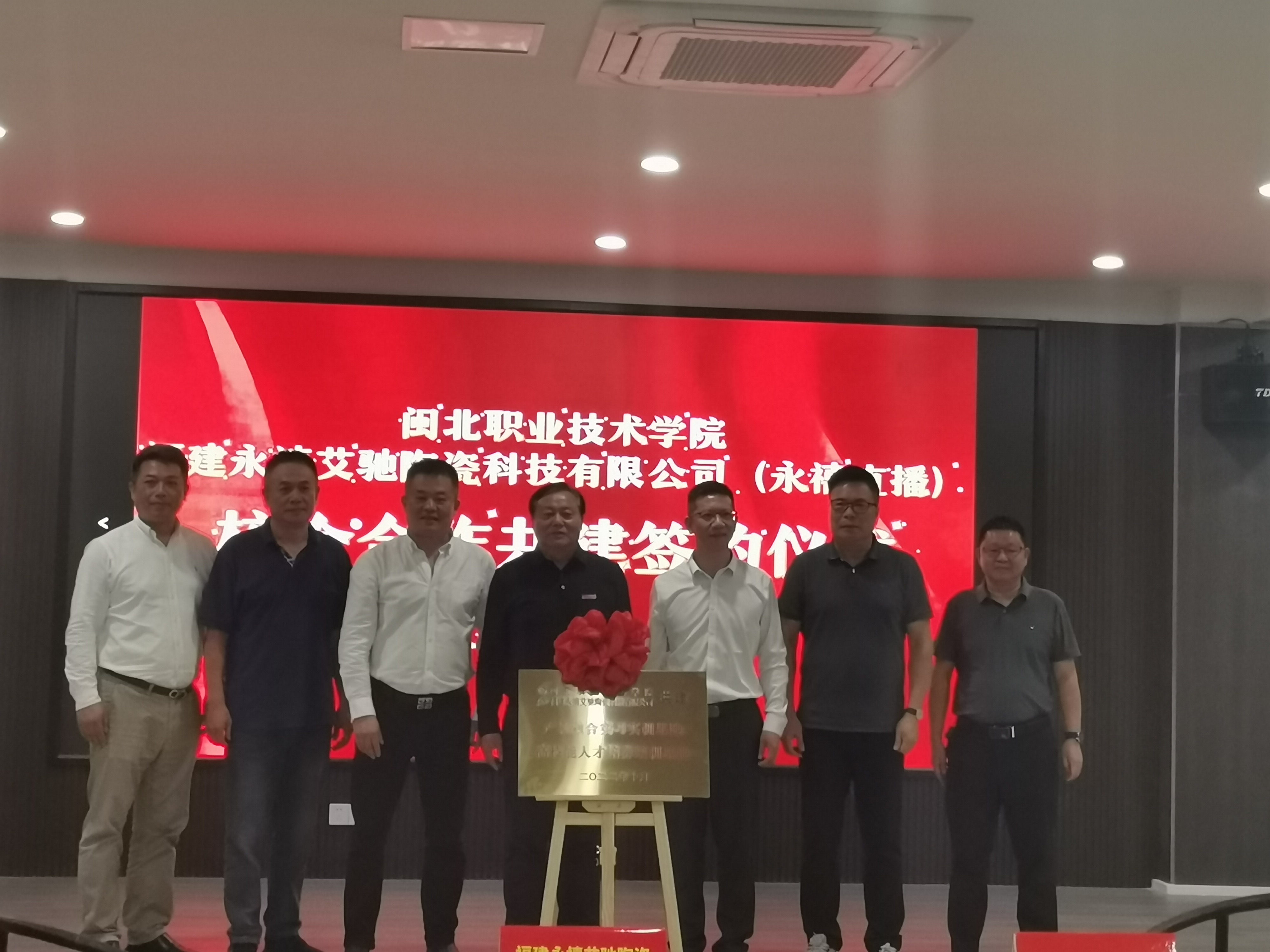 c8baef23ba7a3bc1da47e82220a5985.jpg c8baef23ba7a3bc1da47e82220a5985.jpg