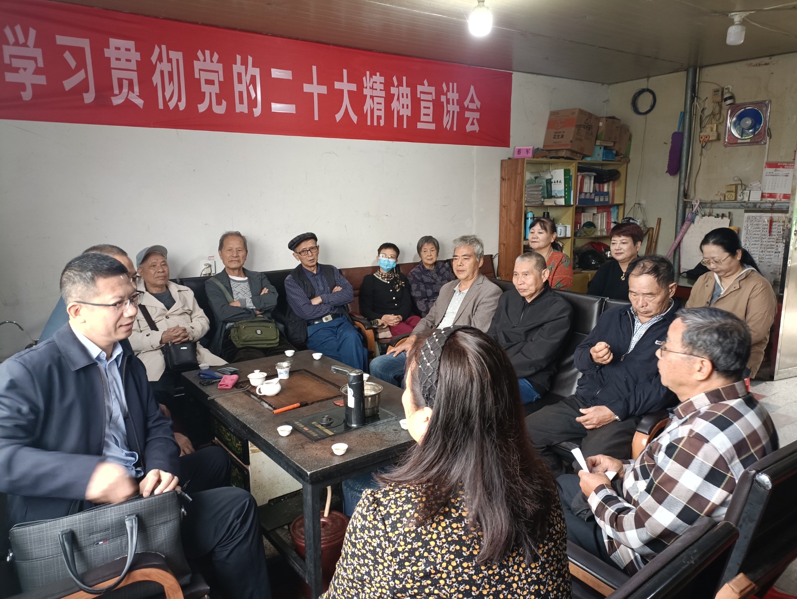 看望退休教师3.jpg 看望退休教师3.jpg