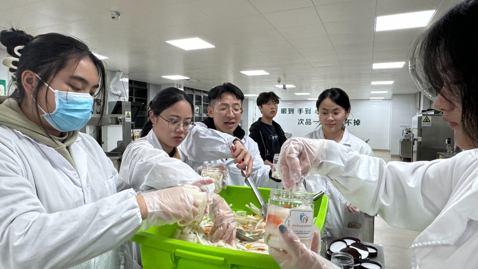 6656d20a0b43b3abbd0b36e21fa2446.jpg 6656d20a0b43b3abbd0b36e21fa2446.jpg