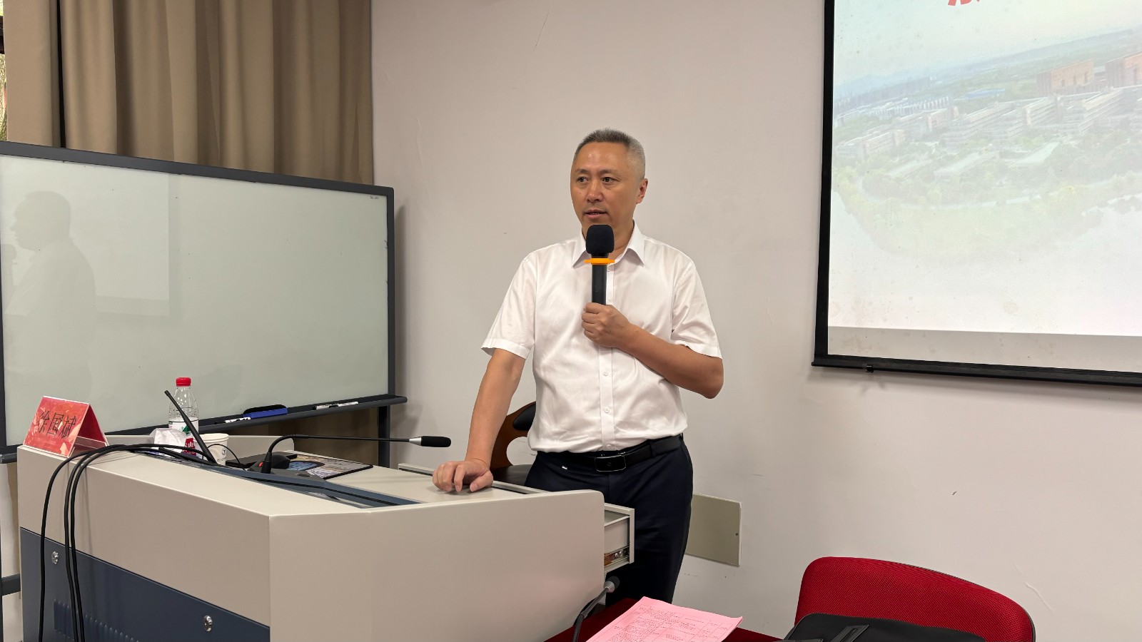 部长徐国斌.jpg 部长徐国斌.jpg